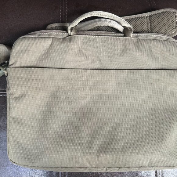 Incase Laptop Computer Zipper Bag - Khaki Green and Orange 13x11” - Picture 3 of 4